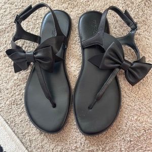 Karl Lagerfeld bow sandals